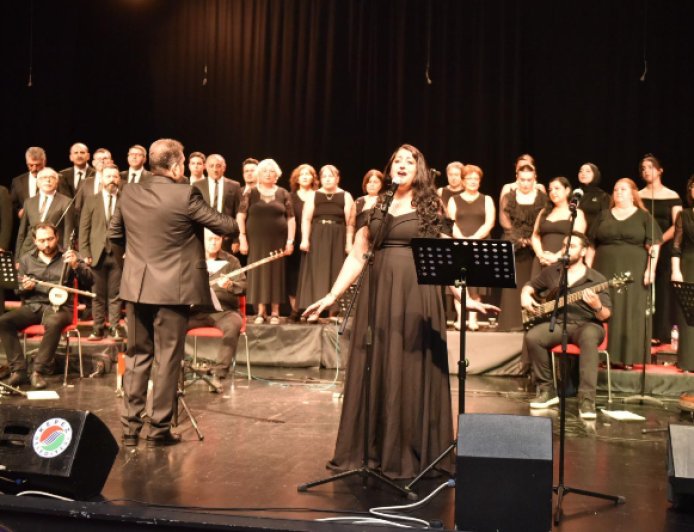 Kepez’de Türk Halk Müziği Rüzgarı: Dinleyicilere Unutulmaz Müzik Ziyafeti