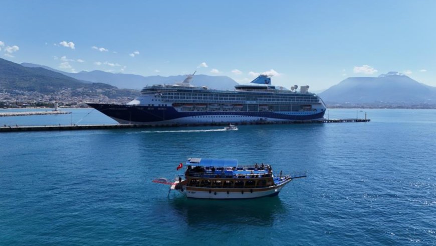 Alanya Limanı’na Malta Bandıralı Lüks Kruvaziyer Demir Attı