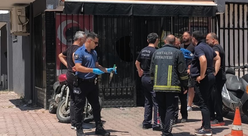 Muratpaşa'da Kendisini İş Yerine Kilitleyen Şahıs İkna Edildi
