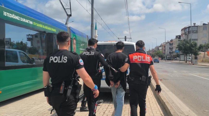 Antalya'da Yunus Timlerinden Kaçamadı: 34 Dosyadan Aranan Şüpheli Yakalandı