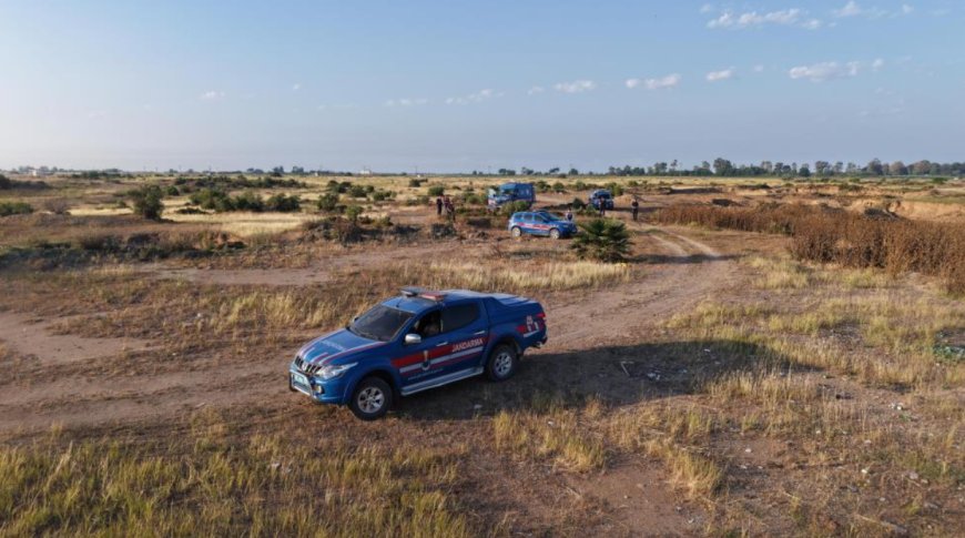 Manavgat'ta Kum Hırsızlarına Suçüstü Operasyonu: Jandarmaya Ateş Açan Şüpheliler Yakalandı
