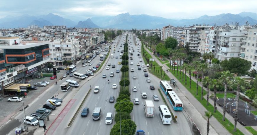 Büyükşehir Belediyesi Gazi Bulvarı’nda Trafik Düzenlemesine Gidiyor