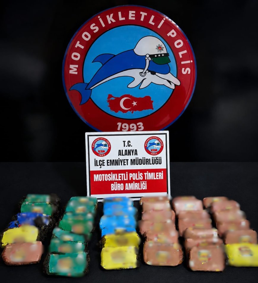 ALANYA’DA MOTOSİKLETLİ İKİ ŞAHIS UYUŞTURUCUYLA YAKALANDI