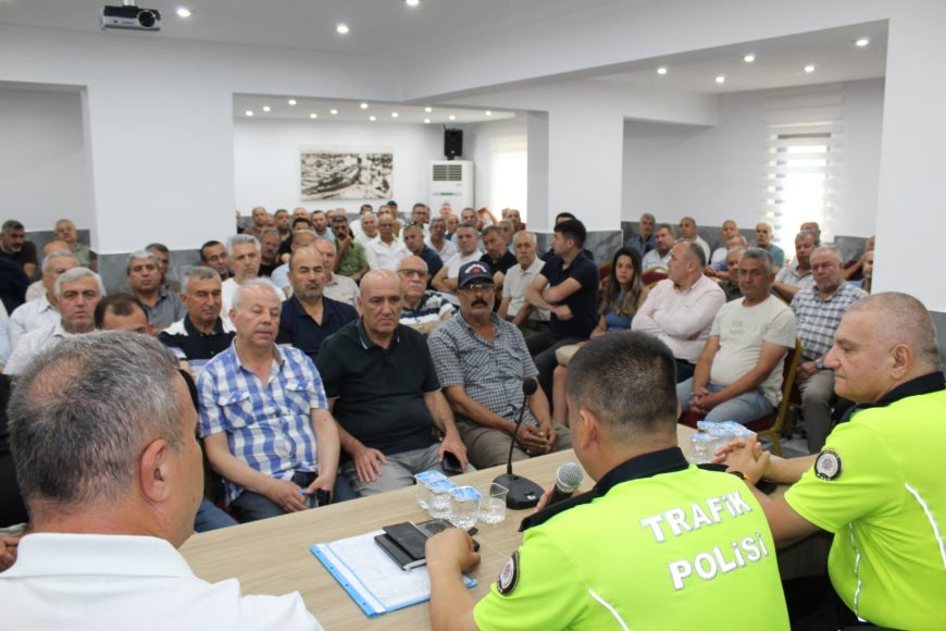 Antalya Emniyetinden Otobüs Şoförlerine Trafik Kuralları Eğitimi