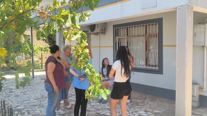 Antalya’da Mutfak Yangını Paniği: Anne Kızına Koşarak Sarıldı.