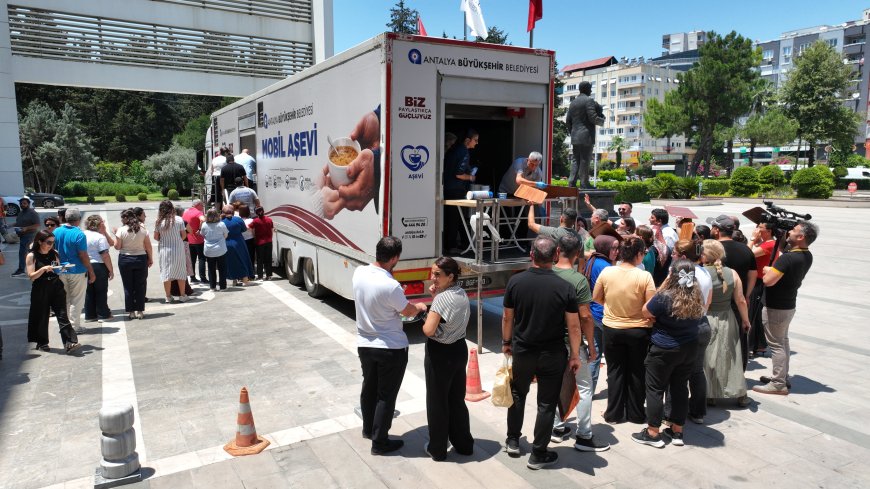 Antalya Büyükşehir Belediyesi’nden 19 İlçede Aşure İkramı.
