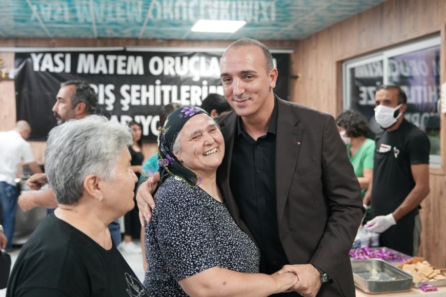 Başkan Cem Kotan Muharrem Orucunda Vatandaşlarla Buluştu: Lokmalar Paylaşıldı!