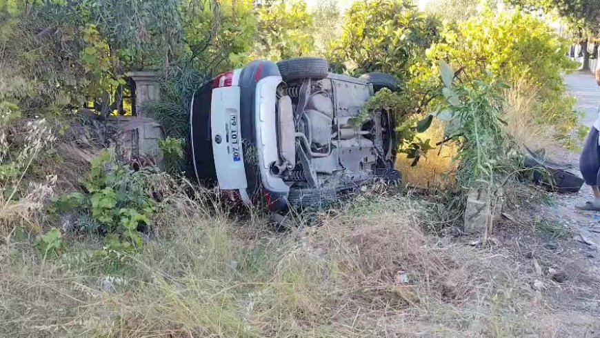 Manavgat’ta Direksiyon Hakimiyetini Kaybeden Otomobil Bahçeye Uçtu: Yan Dönen Araçtan Sağ Çıktılar!