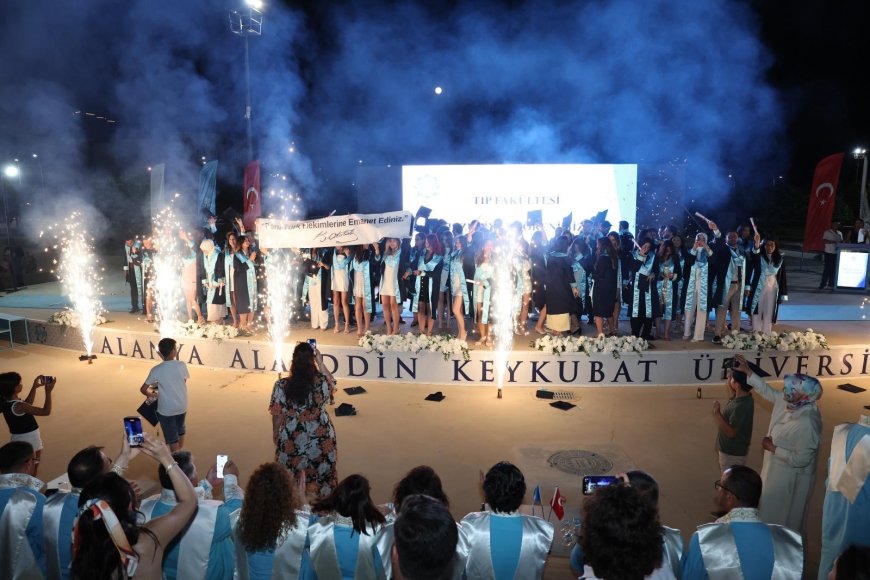 ALKÜ Tıp Fakültesi’nde Gurur Günü: 90 Genç Hekim Mezuniyet Yemini Ederek Mesleğe İlk Adımını Attı!