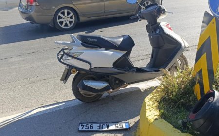 Manavgat'ta Hafif Ticari Araç ile Motorlu Bisiklet Çarpıştı: 1 Yaralı