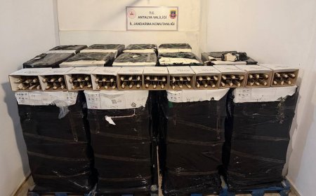Antalya'da Dev Operasyon! Otel Deposunda 13 Bin Litre Kaçak ve Sahte Şampanya Ele Geçirildi