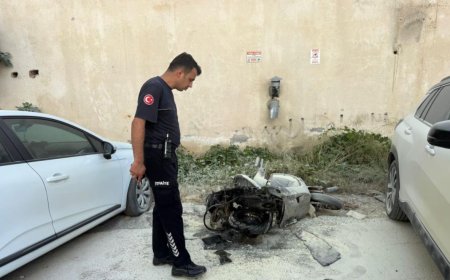 Serik'te park edilen motosiklet alev aldı! Faciayı sürücünün cesareti önledi