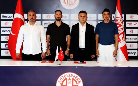 Antalyaspor'da İki Kritik İmza! Soner Dikmen ve Erdoğan Yeşilyurt'un Sözleşmeleri Uzatıldı