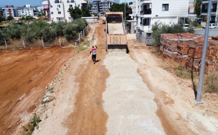 Kepez’de Aydoğmuş Mahallesi’ne 3 Bin 555 Metrelik Sathi Asfalt Atağı
