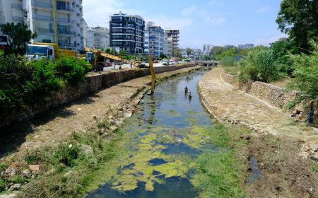 ASAT’tan Konyaaltı’nda Kapsamlı Kanal Temizliği: Taşkın ve Kötü Kokuya Karşı Önlem
