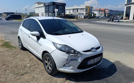 Manavgat'ta Kaza Sonrası İlginç Anlar: Motosiklet Sürücüsü Otomobil Camını Yumrukladı