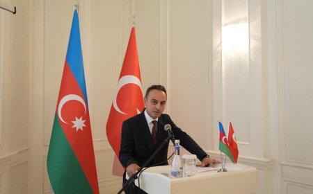 Kepez Belediyesi’nden Azerbaycan’a Kültür Köprüsü: Türkiye Seçkisi Kitaplığı Açıldı