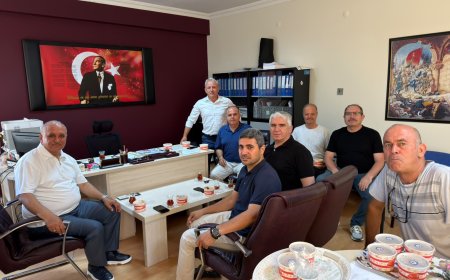 Eğitim Bir-Sen Antalya’dan Geleneksel Aşure İkramı: Birlik ve Dayanışma Mesajı
