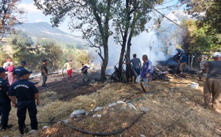 Kumluca’da Odunluk Yangını: Alevler Eve ve Ormana Sıçramadan Söndürüldü