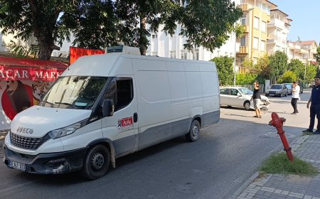 Manavgat'ta aynı kavşakta bir kaza daha! Kameraya yansıdı, vatandaşlar çözüm bekliyor
