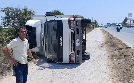 Manavgat'ta şarampole devrilen kamyonun sürücüsü kazayı yara almadan atlattı