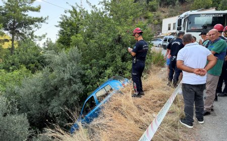 Alanya'da Kontrolden Çıkan Otomobil Şarampole Düştü! Beton Mikseri Faciayı Önledi