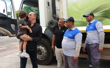 Konyaaltı'nda Yürek Isıtan Hikâye! Minik Arden'in Çöp Kamyonu Hayalini Başkan Kotan Gerçekleştirdi