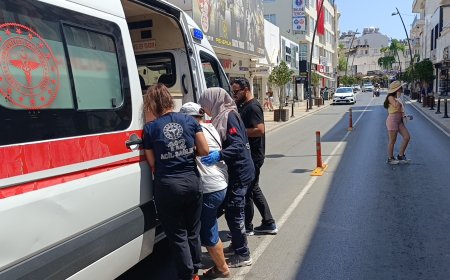 Manavgat'ta motosiklet yayaya çarptı, sürücü olay yerinden ayrıldı
