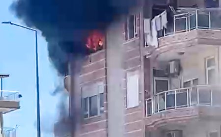 Kepez'de apartman yangını paniği 5 kişi hastaneye kaldırıldı
