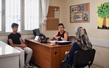 Konyaaltı Belediyesi'nden LGS tercih döneminde öğrencilere ücretsiz rehberlik desteği