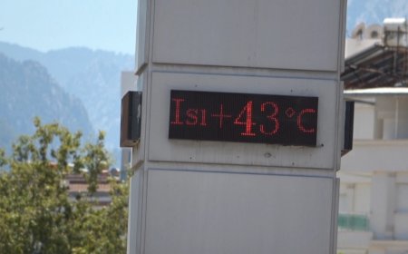 Antalya'da kavurucu sıcaklık! Termometreler 43 dereceyi gösterdi, sahiller dolup taştı