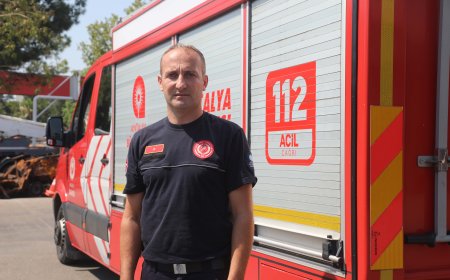Antalya İtfaiyesi'nden Araç Sahiplerine Yaz Sıcağı Uyarısı: Çakmak ve Su Şişesi Yangına Neden Olabilir