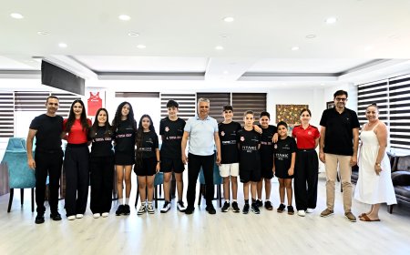 Muratpaşa Belediyespor Squash Takımı Türkiye Şampiyonası'nda Başarılarıyla Göz Doldurdu