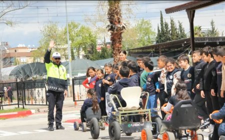 Antalya'da 8 Binden Fazla Öğrenciye Uygulamalı Trafik Eğitimi Verildi