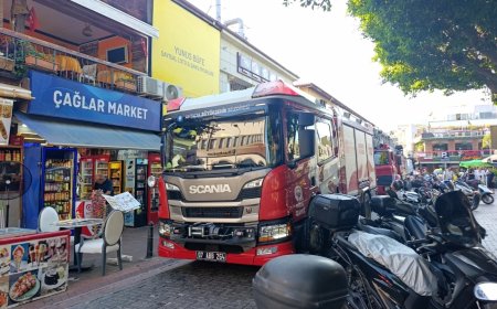 Alanya'da Restoran Bacasından Yükselen Duman Paniğe Neden Oldu