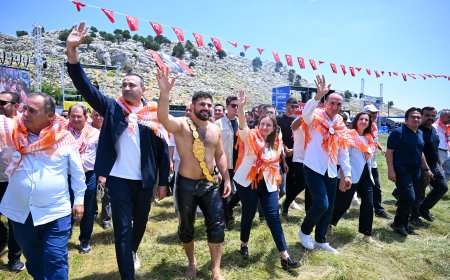 28. Feslikan Yağlı Güreşleri'nde Başpehlivan Erkan Taş Oldu