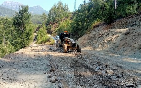 Alanya'da Kırsal Mahalle Yollarında Yaz Mesaisi: Büyükşehir Ekipleri Sahada
