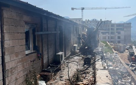 Alanya'da Kampüs İnşaatında Yangın: İşçilerin Kaldığı Yatakhaneye Sıçradı