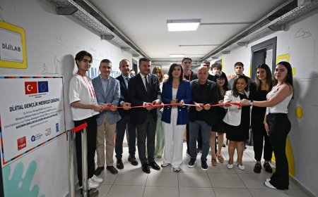 Antalya'da Dijital Gençlik Merkezi (DİGEM) açıldı! Gençler geleceğin mesleklerine hazırlanacak