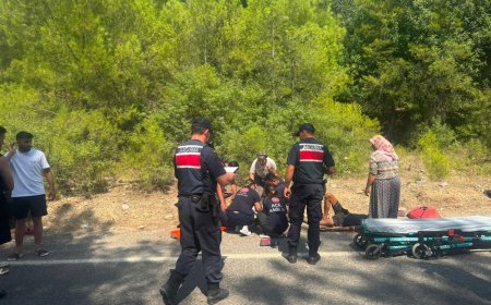 Manavgat'ta Rafting Faciası: Devrilen Botlarda 3 Kişi Yaralandı, 1'inin Durumu Ağır