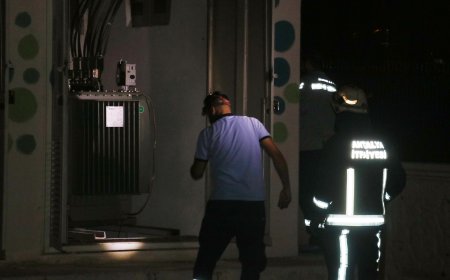 Muratpaşa'da Elektrik Trafosu Yandı, Ekipler Seferber Oldu