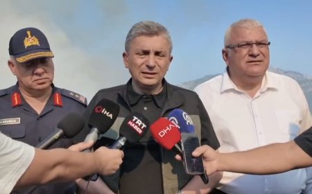 Antalya'da Orman Yangını: 50 Konut Tahliye Edildi, 2 Uçak 4 Helikopterle Müdahale Sürüyor
