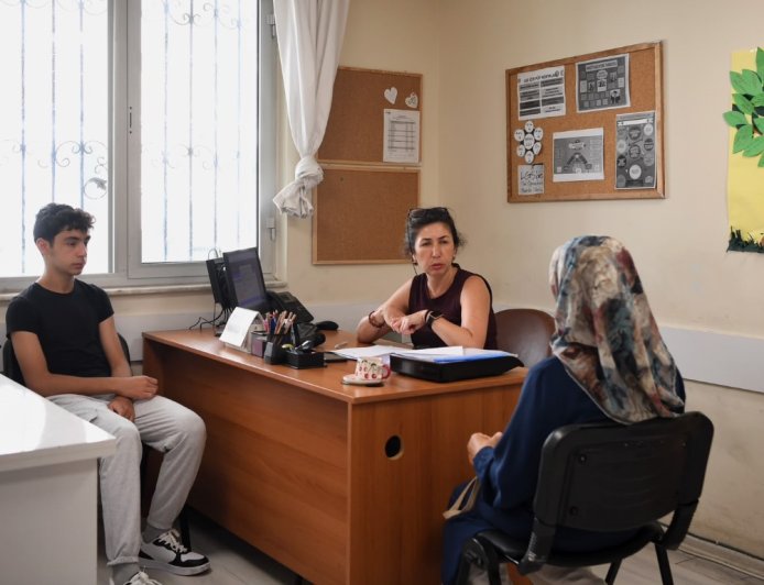 Konyaaltı Belediyesi'nden LGS tercih döneminde öğrencilere ücretsiz rehberlik desteği