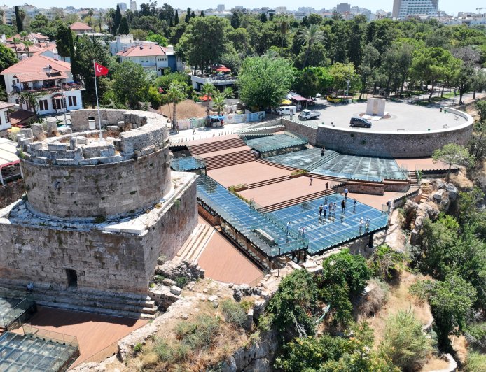 2 Bin Yıllık Hıdırlık Kulesi Yeniden Ziyarete Açıldı! Tarih ve Akdeniz Manzarası Bir Arada
