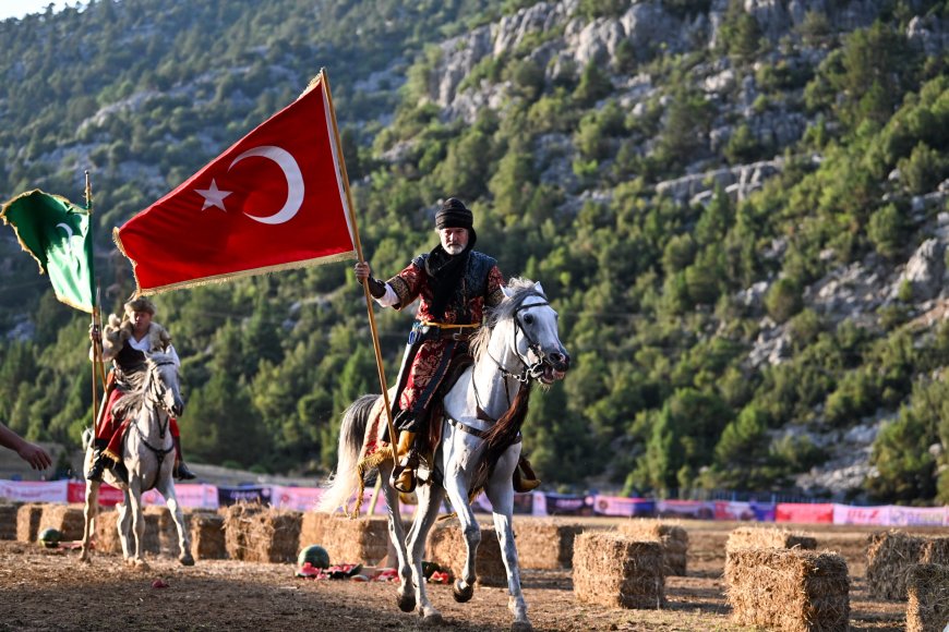 Kökbörü Ligi Yarı Final Heyecanı İbradı'da Yaşandı! Geleneksel Sporlar Antalya'da Buluştu