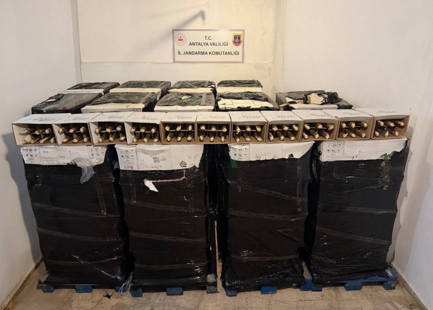 Antalya'da Dev Operasyon! Otel Deposunda 13 Bin Litre Kaçak ve Sahte Şampanya Ele Geçirildi