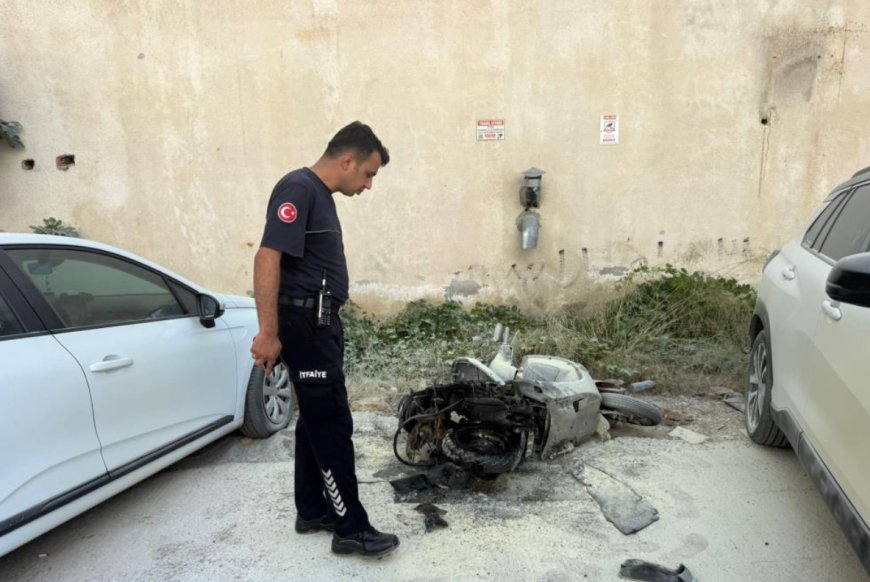 Serik'te park edilen motosiklet alev aldı! Faciayı sürücünün cesareti önledi