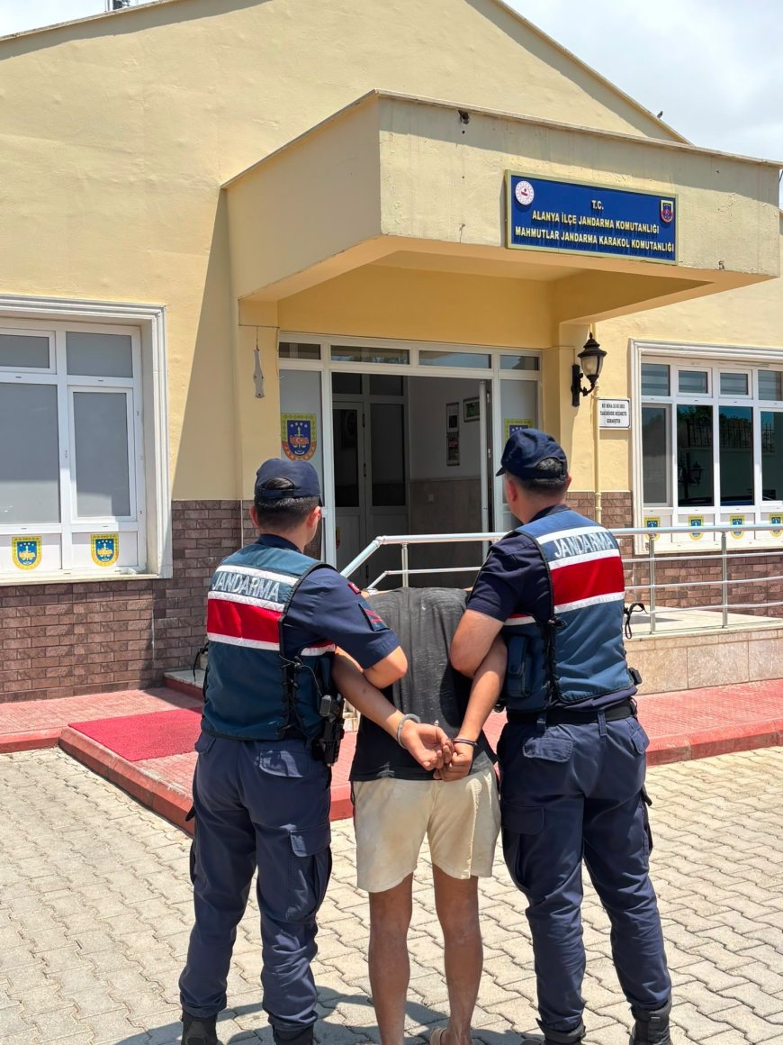 Alanya'da Kendisini Jandarma Olarak Tanıtıp Hesap Ödemeden Kaçan Şüpheli Yakalandı