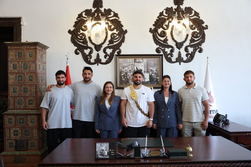 Başpehlivan Erkan Taş ve Başkan Vekili Büşra Özdemir'den Edirne Belediyesi'ne Ziyaret