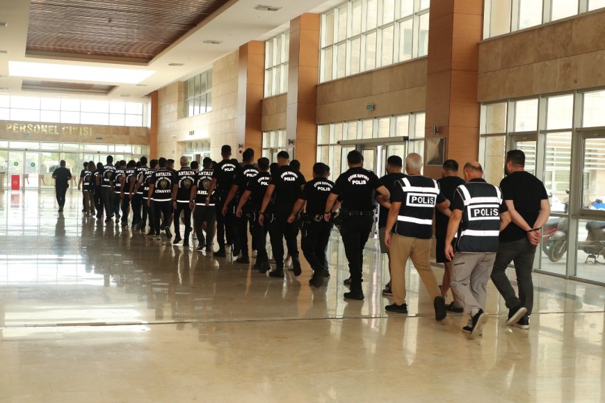 Antalya Merkezli "Son Durak" Operasyonu: 14 Şüpheli Tutuklandı, 35 Kadın Kurtarıldı